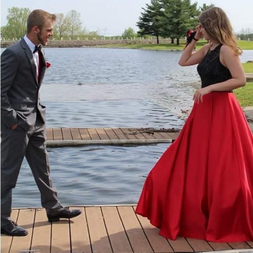 Elegant Red Evening Gown (vivi ta prom dress)
